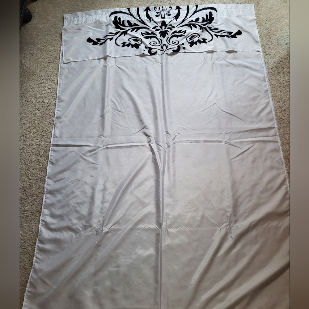 Elegant Black and White Panel Set